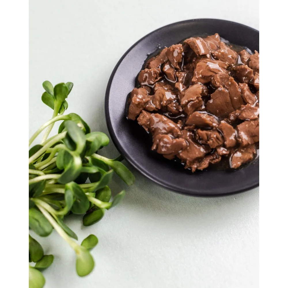 Корм вологий Savory Adult Cat Pouch Lamb & Beetroot in Gravy для дорослих котів з ягням та буряком у соусі 85 г — фото 2