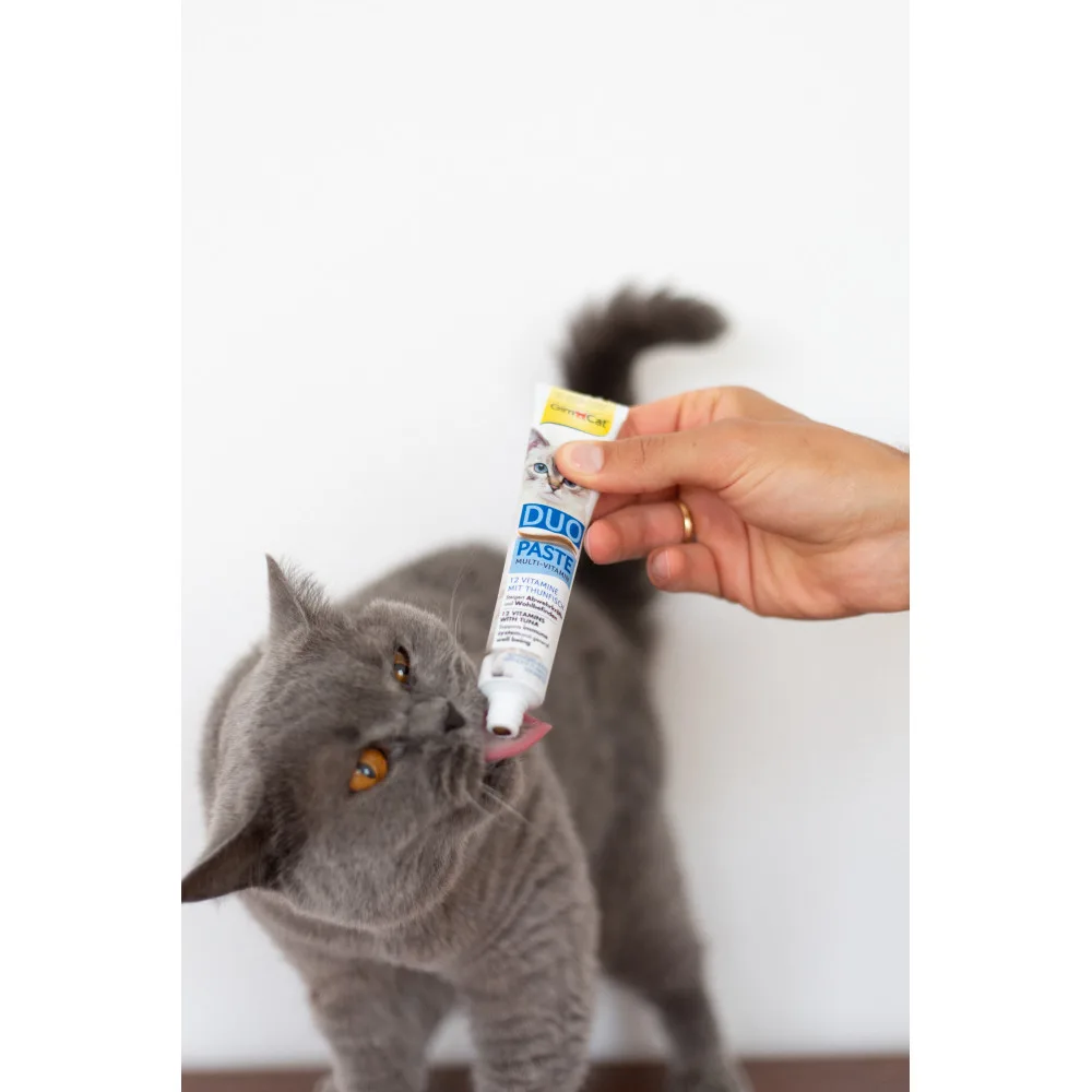 Паста GimCat DUO PASTE Multi-vitamin 12 vitamins with tuna для котів усіх порід 12 вітамінів та тунець 50 г — фото 4