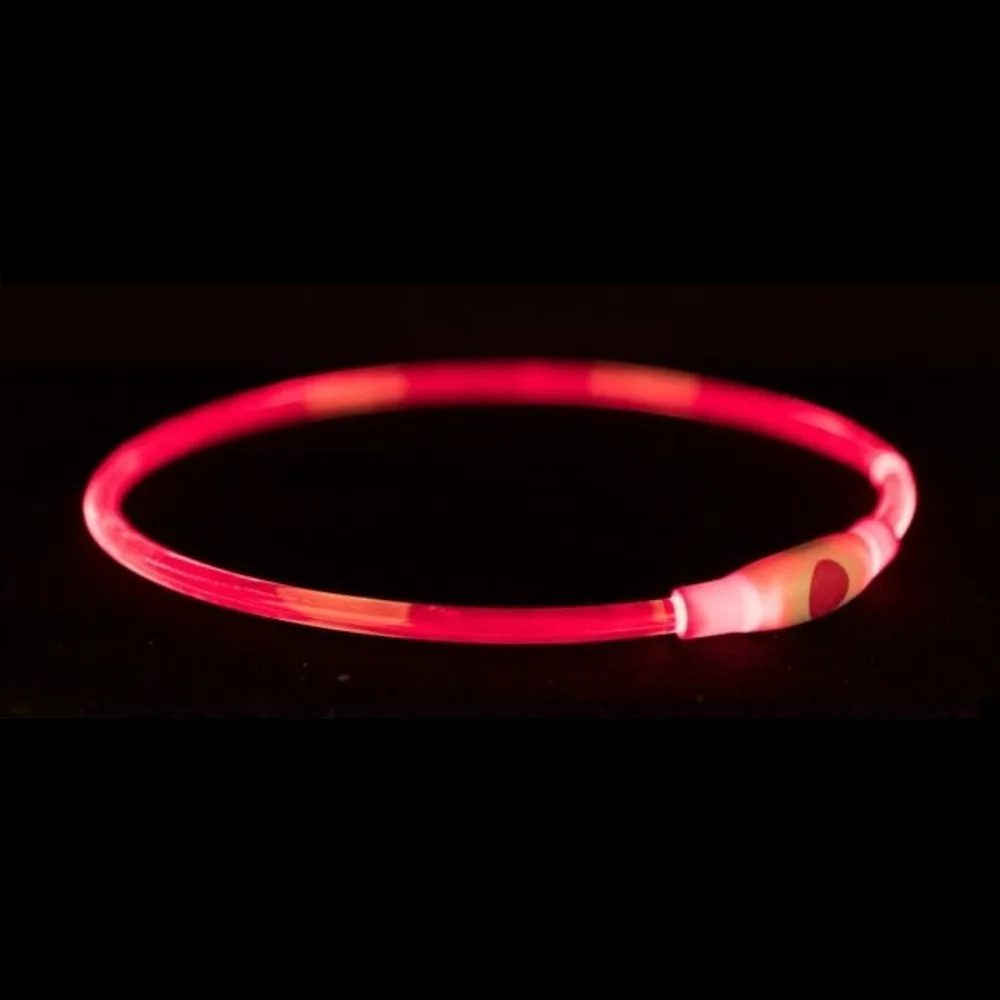 Нашийник Trixie Flash Light Ring USB для собак мигаючий силіконовий червоний розмір L–XL 65 см/8 мм — фото 2
