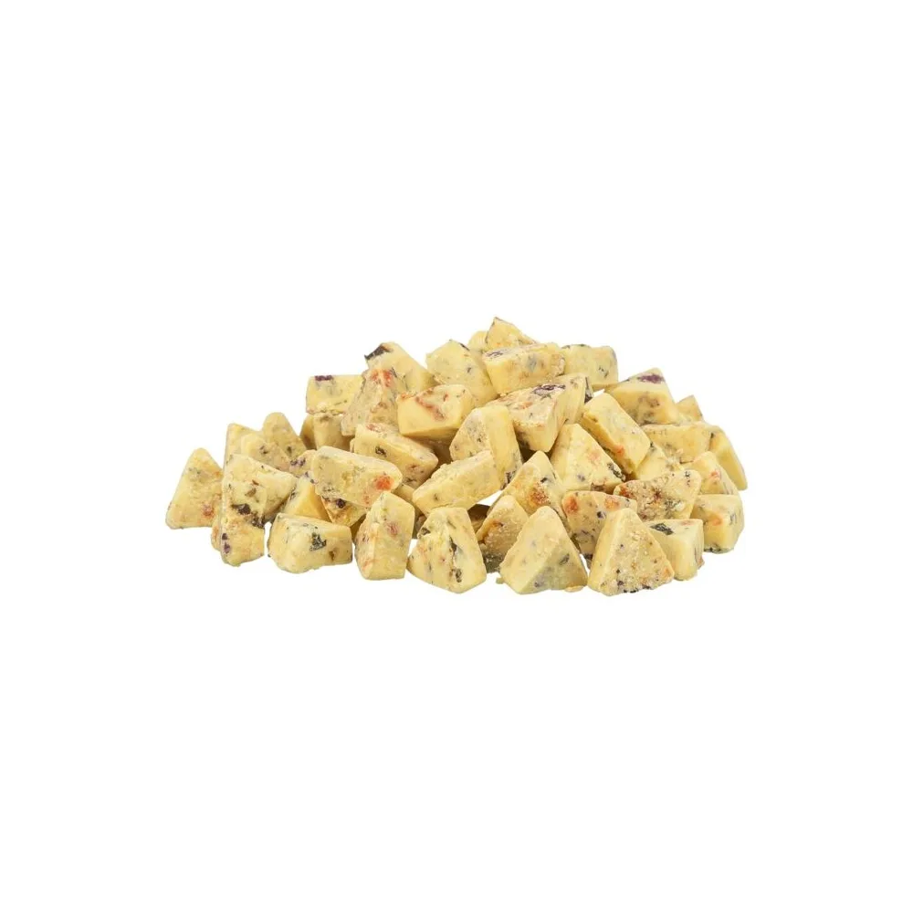 Ласощі Trixie Cheese Triangles для собак сирні трикутники з фруктами та овочами 80 г — фото 2