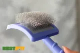 Tauro Pro Line Royal Щітка пластикова тонкі та м’які зубчики з нержавіючої сталі 25 мм, фіолетова, велика 17,5 x 10,6 x 6,2 см — фото 2